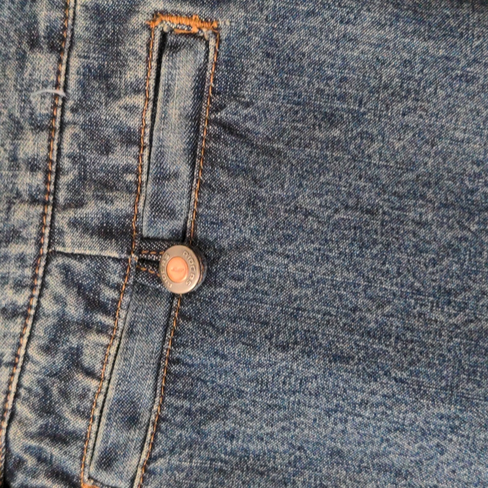 Lee Riders Denim Capri - Picture 4 of 6